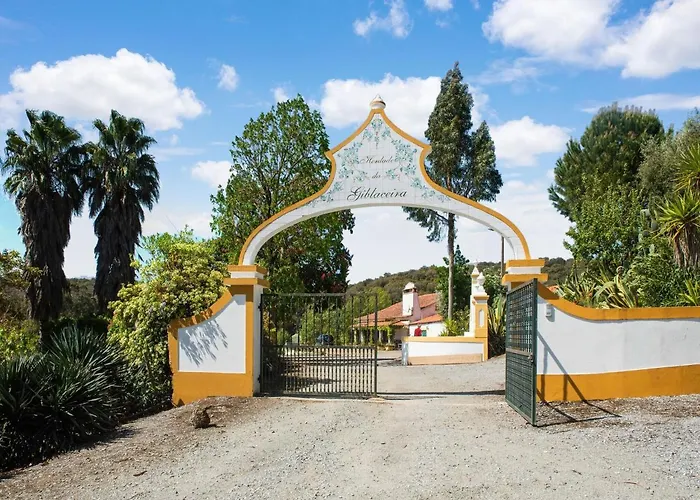 Farmhouse In Montemor Near Forest And Lake