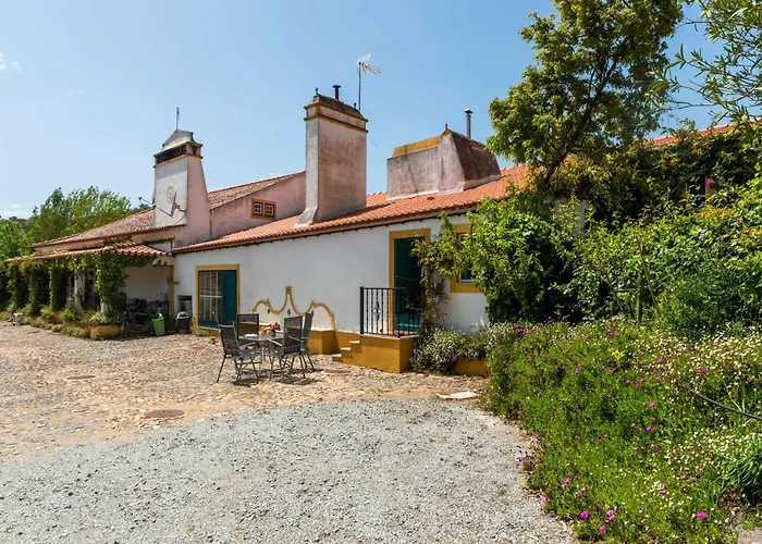Farmhouse In Montemor Near Forest And Lake