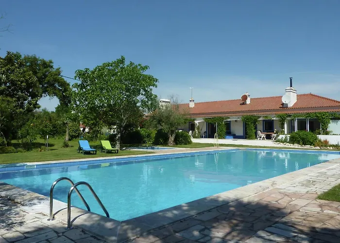 Shared Farmhouse Near Serra Monfuradoca